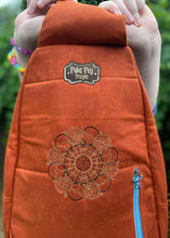 Load image into Gallery viewer, Steampunk Stitch Cissy Retro-tec Sling Bag
